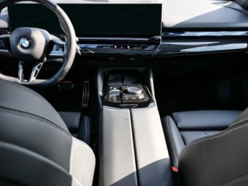BMW Seria 5 G90-91 2026 540d xDrive M Sport 3.0 (303 KM)| Asystent parkowania Plus, zdjęcie 10