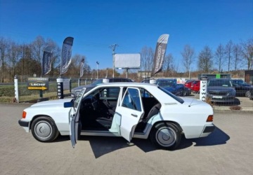 Mercedes 190 2.0 102KM 1989 Mercedes-Benz W201 (190) Mercedes-Benz W201 (190) 2.0 Benzyna 102KM, zdjęcie 7