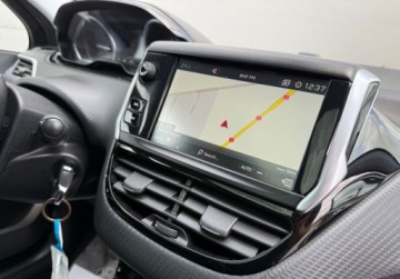 Peugeot 2008 I SUV Facelifting 1.2 PureTech 110KM 2019 Peugeot 2008 1.2 Benzyna 110KM, zdjęcie 16