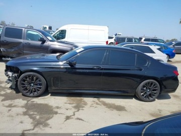 BMW Seria 7 G11-G12 2021 BMW Seria 7 750i xDrive 2021 4.4l 4.4 Benzyna 523KM, zdjęcie 2