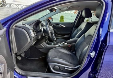 Infiniti Q30 1.6T 122KM 2016 Infiniti Q30 Infiniti Q30 1.6t Premium Tech 1.6 Benzyna 122KM, zdjęcie 7