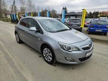 Opel Astra J Hatchback 5d 1.6 Twinport ECOTEC 115KM 2010 Opel Astra Opłacona Zdrowa Zadbana Serwisowana, zdjęcie 2