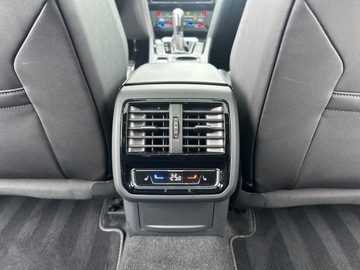 Volkswagen Arteon Fastback Facelifting 2.0 TDI 200KM 2022 Volkswagen Arteon 2.0 TDI 200KM R-Line DSG 4Motion, zdjęcie 36