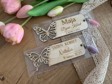 Prezent drewniana zakładka Dzień Kobiet Dziewczyn 8 marca szkoła klasa imię