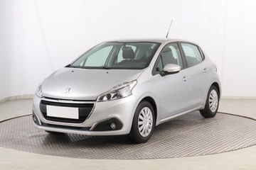Peugeot 208 I Hatchback 5d Facelifting 1.2 PureTech 82KM 2017 Peugeot 208 1.2 PureTech, Salon Polska, zdjęcie 1