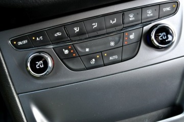 Opel Astra K Sports Tourer 1.0 Turbo 105KM 2017 Opel Astra Sports Tourer 1.0 105 KM Climatronic, zdjęcie 15