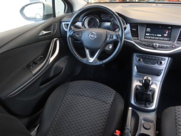 Opel Astra J GTC 1.6 CDTI Ecotec 110KM 2017 Opel Astra 1.6 CDTI, Salon Polska, Serwis ASO, zdjęcie 6