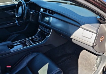 Jaguar XF II Sportbrake 2.0 i4D 163KM 2017 Jaguar XF sprowadzone, zarejestrowane 2.0 Diesel 163KM, zdjęcie 22