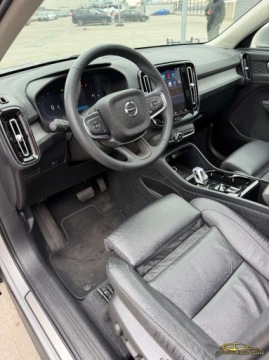 Volvo XC40 Crossover Facelifting 2.0 B5 250KM 2022 Volvo XC 40 2.0 250KM bardzo zadbane,nowe auto 2.0 Benzyna 250KM, zdjęcie 16