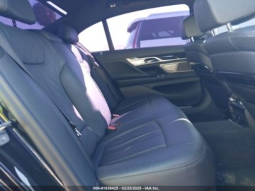 BMW Seria 7 G70 2022 BMW Seria 7 2022r., 3.0L 3.0 Benzyna 355KM, zdjęcie 9