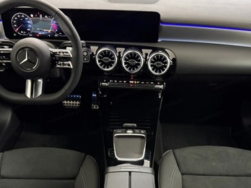 Mercedes Klasa A W177/V177 Hatchback Facelifting 2.0 220 190KM 2025 A Klasa 220 4-Matic AMG Line 2.0 (190KM) 2025, zdjęcie 8