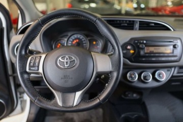 Toyota Yaris III Hatchback 5d Facelifting 1.0 VVT-i 69KM 2016 Toyota Yaris 1.0 Active EU6 Benzyna 69KM, zdjęcie 18