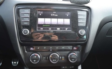 Skoda Octavia III RS Kombi 2.0 TDI 184KM 2015 Skoda Octavia RS - 2.0 - Bezwypadkowe - Nowe rozrzady - Bez wady olejowej, zdjęcie 21