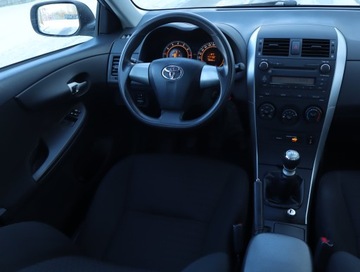 Toyota Corolla X Sedan Facelifting 1.6 Valvematic 132KM 2011 Toyota Corolla 1.6 Valvematic, Salon Polska, zdjęcie 6