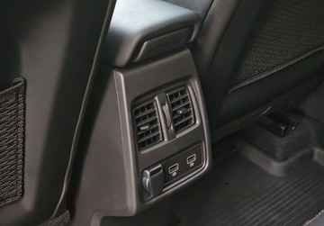 Renault Captur II Crossover 1.0 TCe 90KM 2023 Renault Captur SalonPL SerwisASO Panorama BOSE Grupa Adamowscy Benzyna 90KM, zdjęcie 32