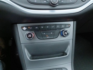 Opel Astra J GTC 1.4 100KM 2016 Opel Astra V 1.4 Enjoy K (2015-2021) 1.4 100KM I W, zdjęcie 21