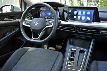 Volkswagen Golf VIII Variant 1.5 eTSI 130KM 2023 Volkswagen Golf Bezwypadkowy / Salon Polska /, zdjęcie 16