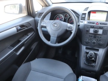 Opel Zafira B 1.9 CDTI ECOTEC 100KM 2005 Opel Zafira 1.9 CDTI, 7 miejsc, Klima,ALU, zdjęcie 6