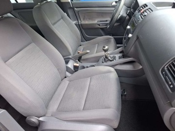 Volkswagen Golf V Hatchback 1.4 i 16V 75KM 2005 Volkswagen Golf Piekny klimatyzacja bez rdzy 1.4 Benzyna 75KM, zdjęcie 21