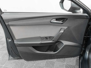 Seat Leon IV Hatchback 1.5 eTSI (MHEV) 150KM 2022 Seat Leon 1.5 TSI Style Podgrz.f I kier 2 stref, zdjęcie 10