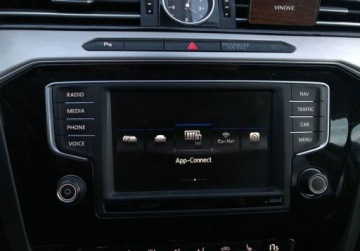 Volkswagen Passat B8 Limousine 1.8 TSI BlueMotion Technology 180KM 2017 Volkswagen Passat Passat 1.8 TSI Highline DSG Vat Marza Salon PL Naw, zdjęcie 12