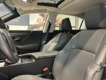 Lexus ES VII (XV70) Sedan Facelifting 300h 218KM 2024 Od ręki - 300h F Sport Design 2.5 Hybrid 218KM | Podgrzewane fotele!, zdjęcie 6