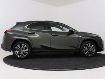 Lexus UX Crossover Facelifting 2.0 300h 199KM 2025 Od ręki - 300h F Sport Design 2.0 Hybrid Dynamic Force 199KM, zdjęcie 2