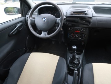 Fiat Punto Grande Punto Hatchback 5d 1.2 8v 65KM 2005 Fiat Punto 1.2, GAZ, Klima, El. szyby, zdjęcie 6