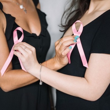 Щетка для сухого массажа груди, шеи, декольте, тела, нежная NOBLE