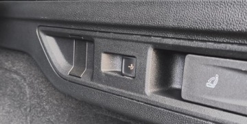 Volkswagen Passat B8 Variant Facelifting 2.0 TDI SCR 150KM 2025 Volkswagen Passat 2.0 TDI 150KM Elegance DSG, Salo, zdjęcie 28