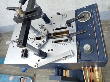 Alfamacchine Minigraf 4-х рамочный степлер на штативе