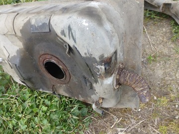 NÁDRŽ PALIVA NISSAN 300ZX