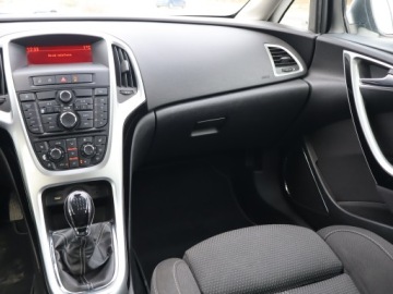 Opel Astra J Sports Tourer 1.4 Turbo ECOTEC 140KM 2011 Opel Astra 1.4 T, Xenon, Klima, Klimatronic, zdjęcie 7