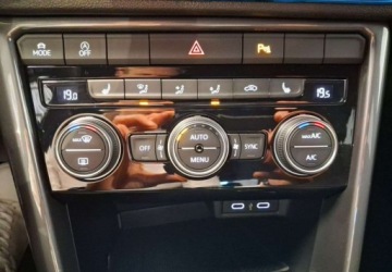 Volkswagen T-Roc I SUV 1.5 TSI ACT 150KM 2021 Volkswagen T-Roc Premium 1.5TSI 150KM M6 20212022 r., Salon PL, NAVI, V., zdjęcie 23
