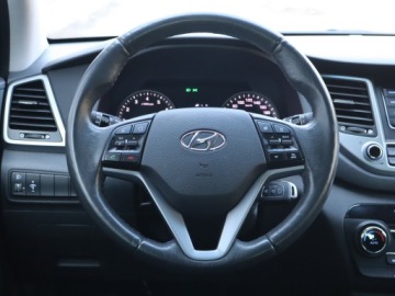 Hyundai Tucson III SUV 1.6 GDI 132KM 2016 Hyundai Tucson 1.6 GDI, Salon Polska, zdjęcie 13