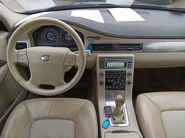 Volvo V70 III Kombi 2.0 145KM 2008 VOLVO V70 III 2.0 Momentum, Manual, Serwisowany,2 x Klucz, Hak, zdjęcie 3
