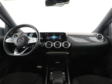 Mercedes Klasa B W247 2021 Mercedes B 180 automat panorama skóra/alcantara, zdjęcie 14