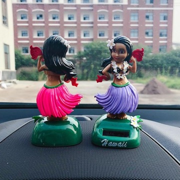 Украшение приборной панели автомобиля для девочек