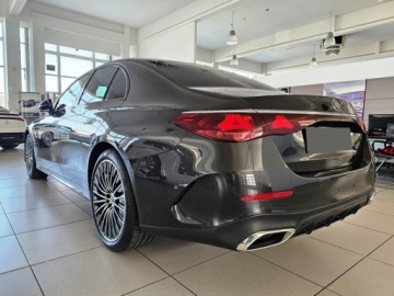Mercedes Klasa E W214 Sedan 2.0 220d 197KM 2025 E Klasa 220 d 4-Matic AMG 2.0 (197KM) 2025, zdjęcie 3