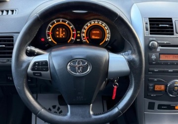 Toyota Corolla X Sedan Facelifting 1.6 Valvematic 132KM 2011 Toyota Corolla salon Polska 1.6 Benzyna 132KM, zdjęcie 4