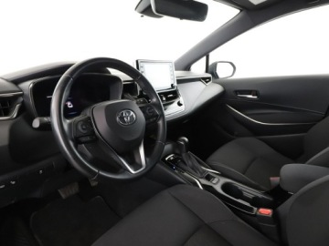 Toyota Corolla XII Hatchback 1.8 Hybrid 122KM 2020 Toyota Corolla automat navi kamera ACC LED, zdjęcie 13