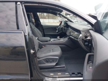 Audi Q8 2025 Audi Q8 Premium Plus 55 Tfsi Quattro 2025 3.0 Benzyna 335KM, zdjęcie 9