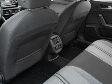 Seat Leon IV Hatchback 1.5 eTSI (MHEV) 150KM 2022 Seat Leon 1.5 TSI Style Podgrz.f I kier 2 stref, zdjęcie 25