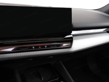 BMW Seria 5 G90-91 Sedan Plug-In 3.0 50e 489KM 2025 BMW Seria 5 550e xDrive Sport Sedan 3.0 (489KM) 2025, zdjęcie 6