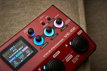 Boss VE-22 Vocal Performer - вокальный гармонизатор/процессор