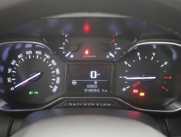 Citroen C3 Aircross  I Crossover 1.2 PureTech 110KM 2019 Citroen C3 Aircross 1.2 PureTech, Salon Polska, zdjęcie 10