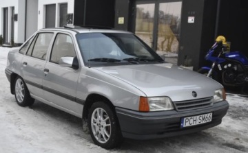 Opel Kadett E Sedan 1.4 i 60KM 1991 Opel Kadett Opel Kadett 1.4 GL 1.4 Benzyna 60KM, zdjęcie 1