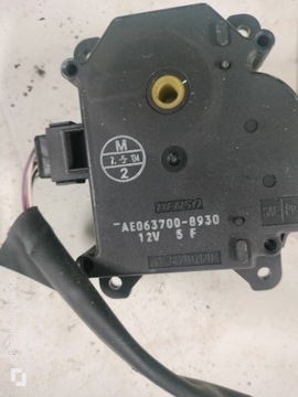 COROLLA E12 VERSO AVENSIS T25 MOTOREK RADIÁTORU AE063700-8930