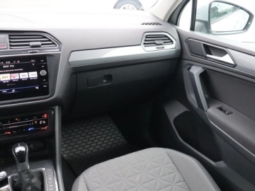 Volkswagen Tiguan II SUV Facelifting 1.5 TSI 150KM 2021 VW Tiguan 1.5 TSI, Salon Polska, Serwis ASO, DSG, zdjęcie 7
