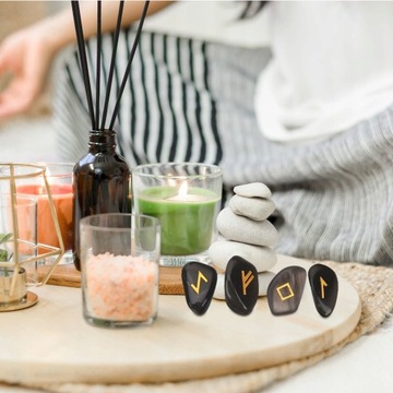 Руны для гадания устанавливают камни Надпись на руническом камне